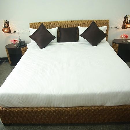 Lokis Forest Inn Hyderabad Exterior foto