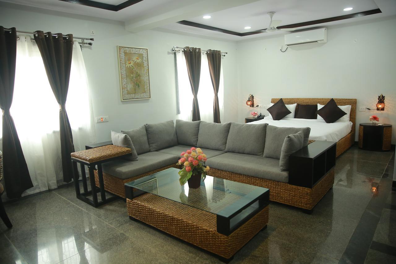 Lokis Forest Inn Hyderabad Exterior foto
