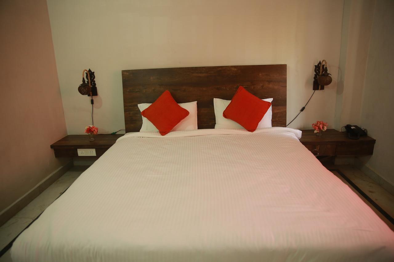Lokis Forest Inn Hyderabad Exterior foto