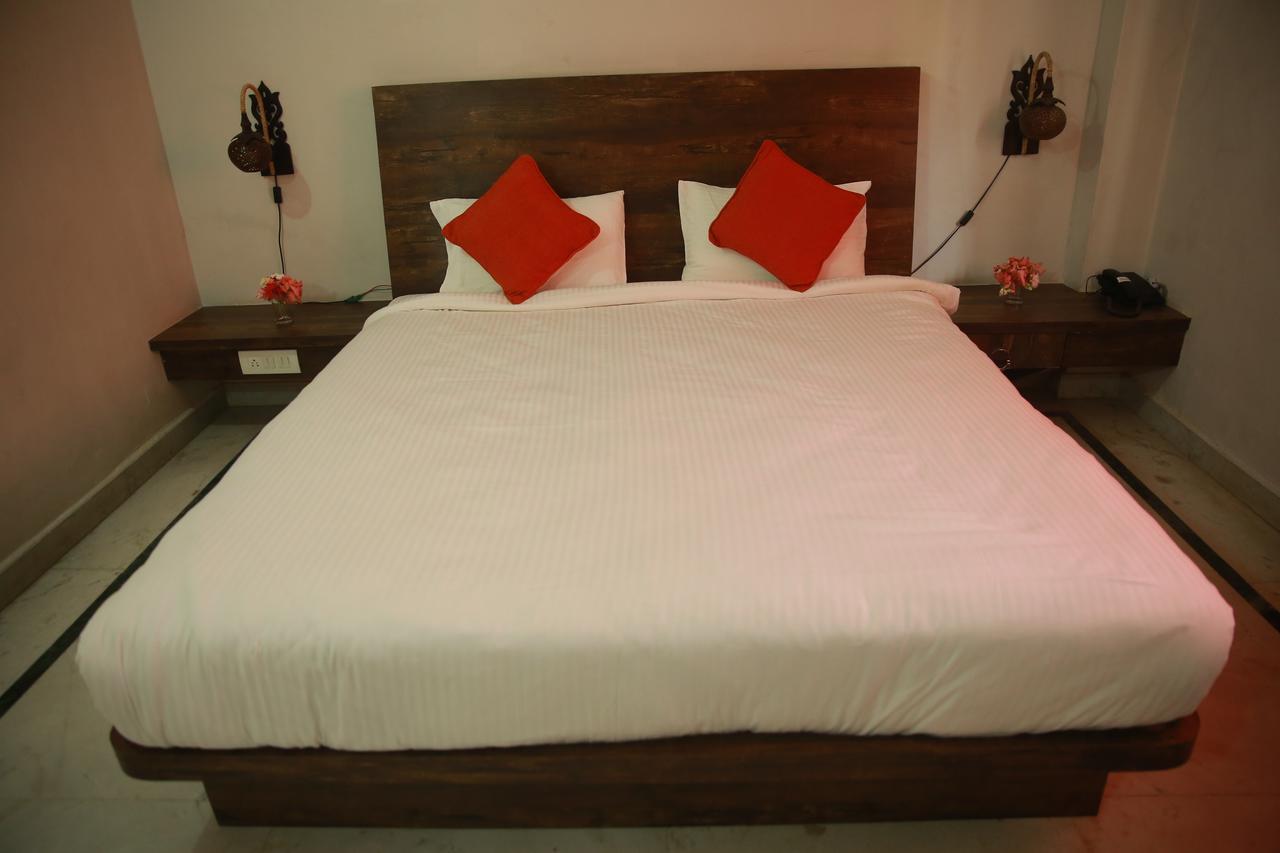 Lokis Forest Inn Hyderabad Exterior foto