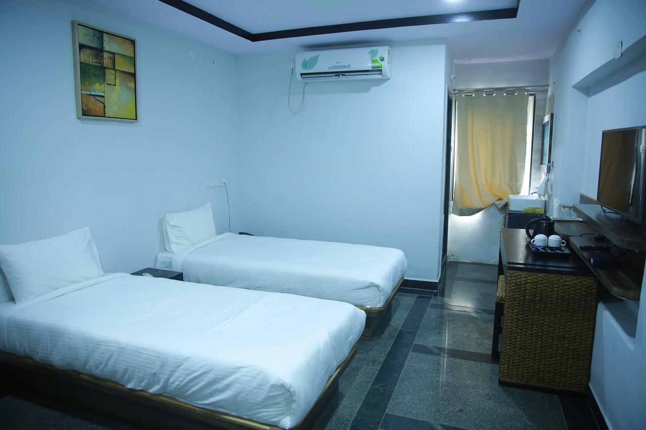 Lokis Forest Inn Hyderabad Exterior foto